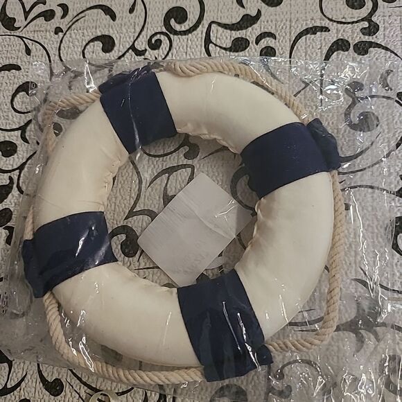 Boat/Boathouse Decor - Picture 3 of 7